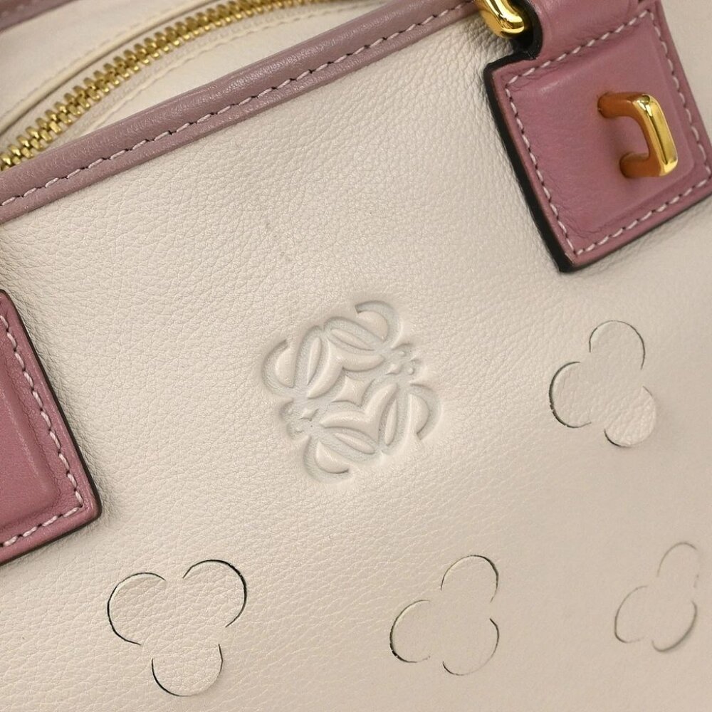 Loewe Off-white Perforated Leather Amazona 28 Handbag - Picture 4 of 10